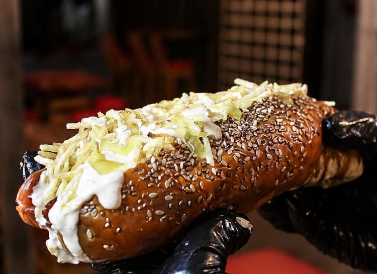 Hot Dog Suizo