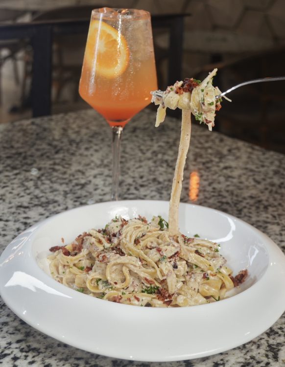 Fettuccine Alfredo con Tocineta