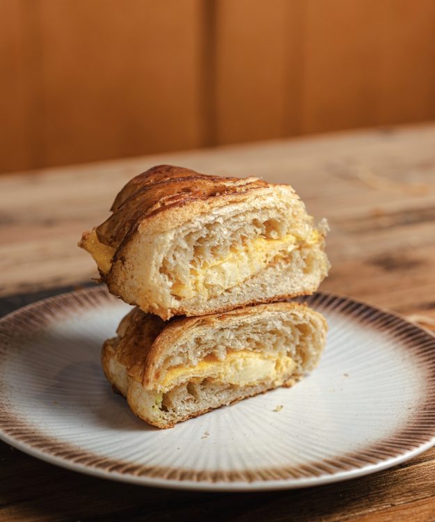 Croissant de Huevo y Mozzarella