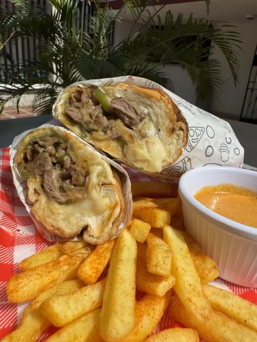 SANDWICH PHILLYCHEESTEAK