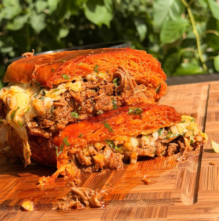 TORTA DE BIRRIA