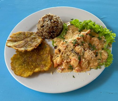 Filete de Robalo en Salsa de Camarones
