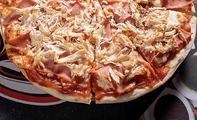 Pizza Jamón y Pollo