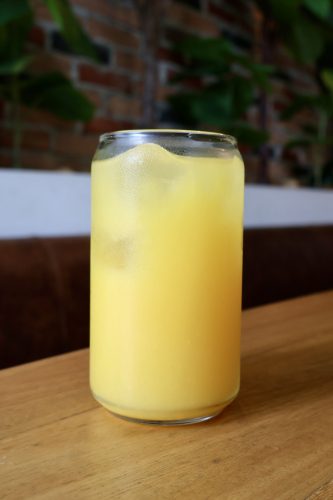 Jugo de naranja natural