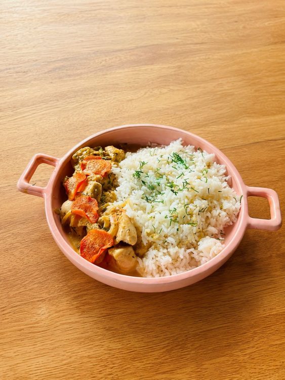 Caserito de Pollo Encocado