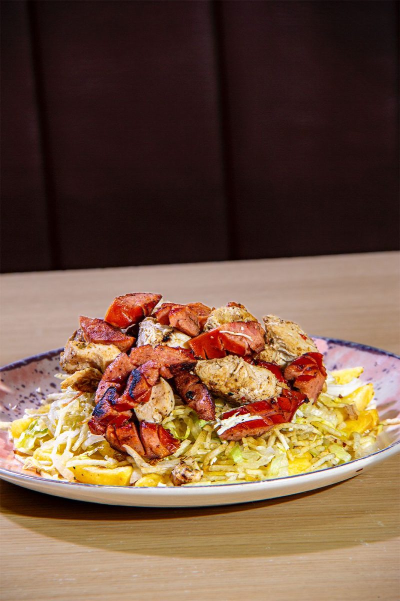 Salchipapa Pollo Suiza