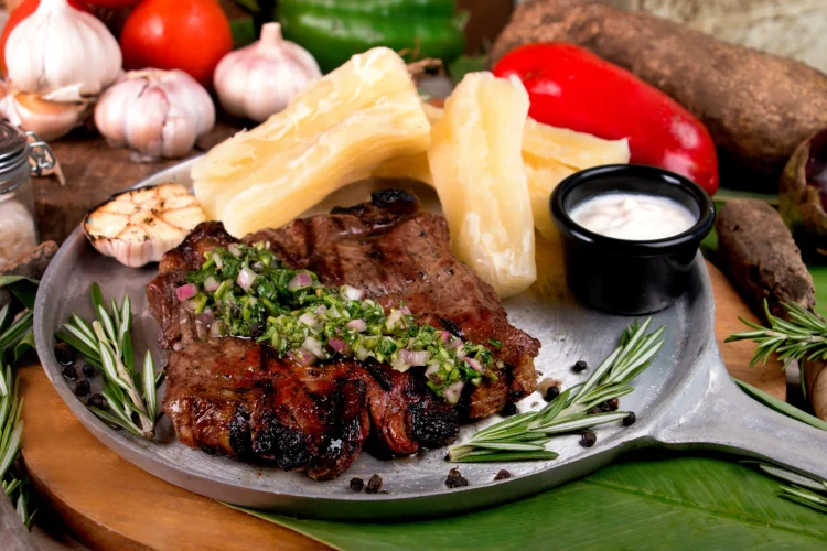 Bistec con Yuca