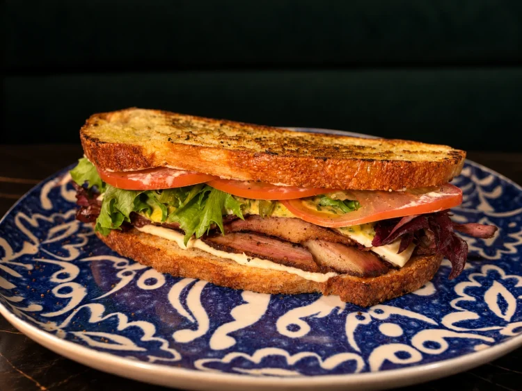 Sándwich Ahumadito