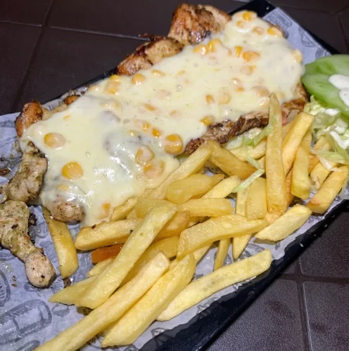 Pechuga Gratinada con Maíz