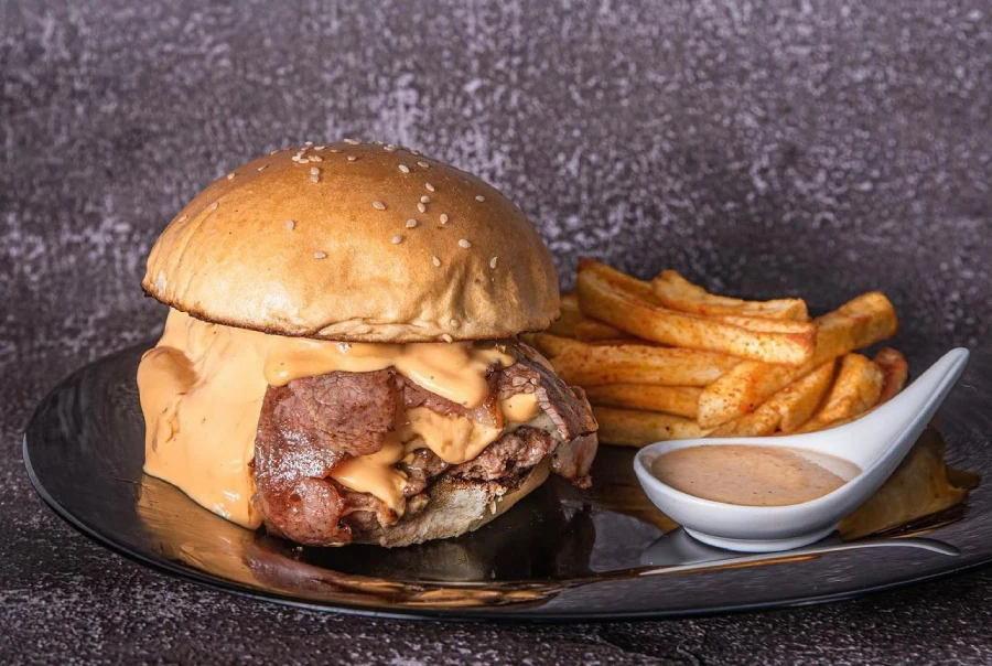 JR Burger