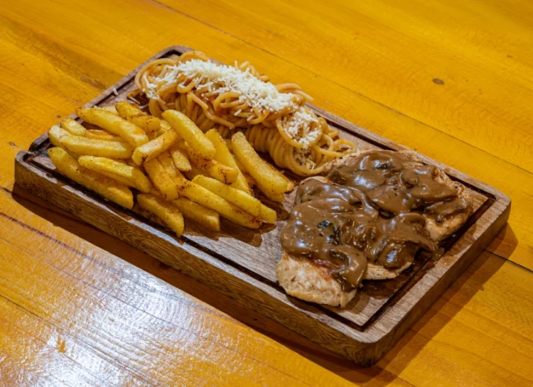Pechuga en Salsa de Champiñon