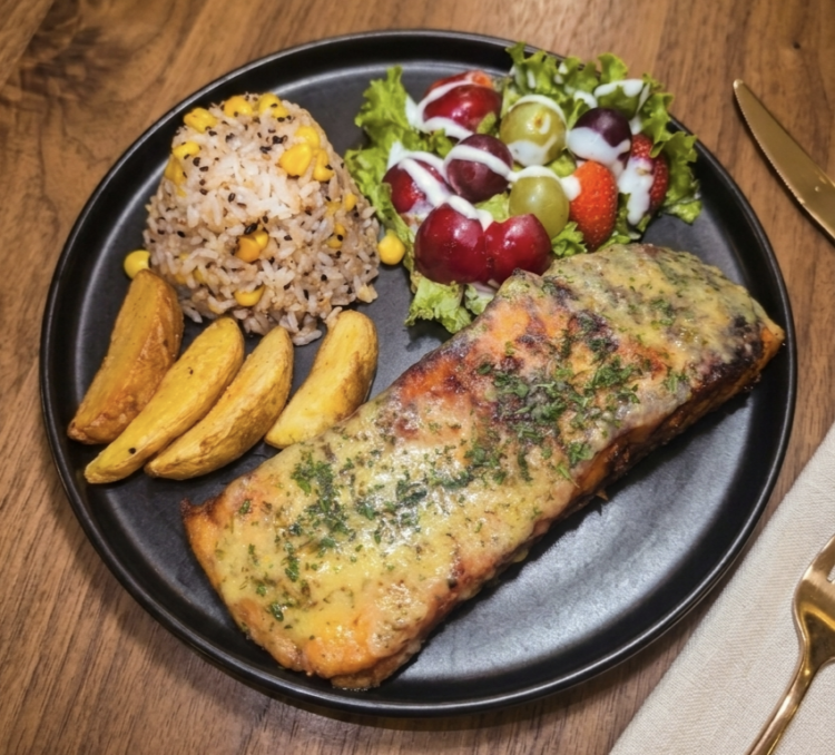 SALMÓN AL AJILLO