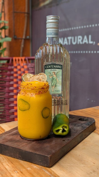 Margarita de Mango + Jalapeño