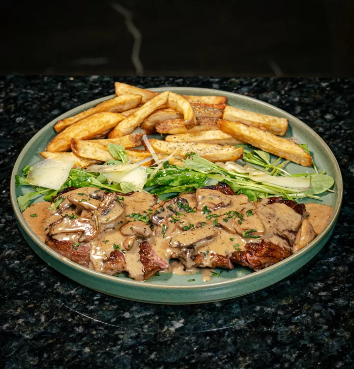 Entrecorte en Salsa de Champiñones