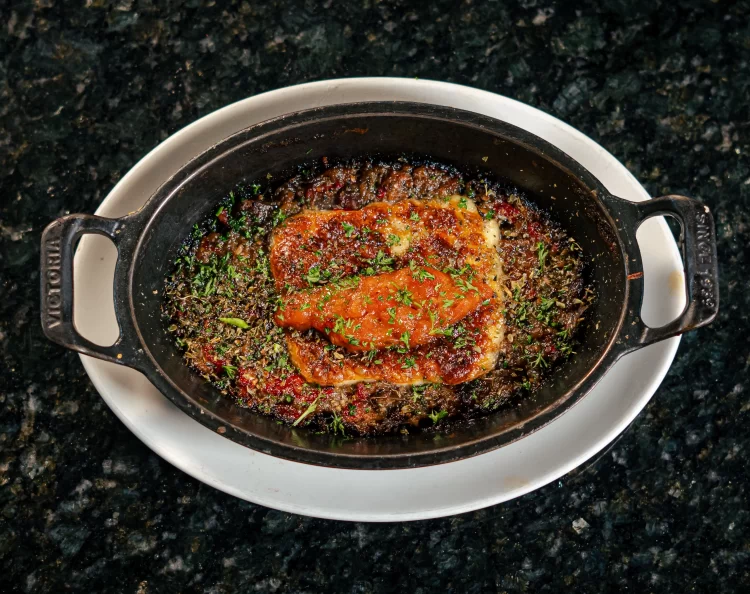 Queso Provolone al Horno de Leña con Dip de Berenjenas