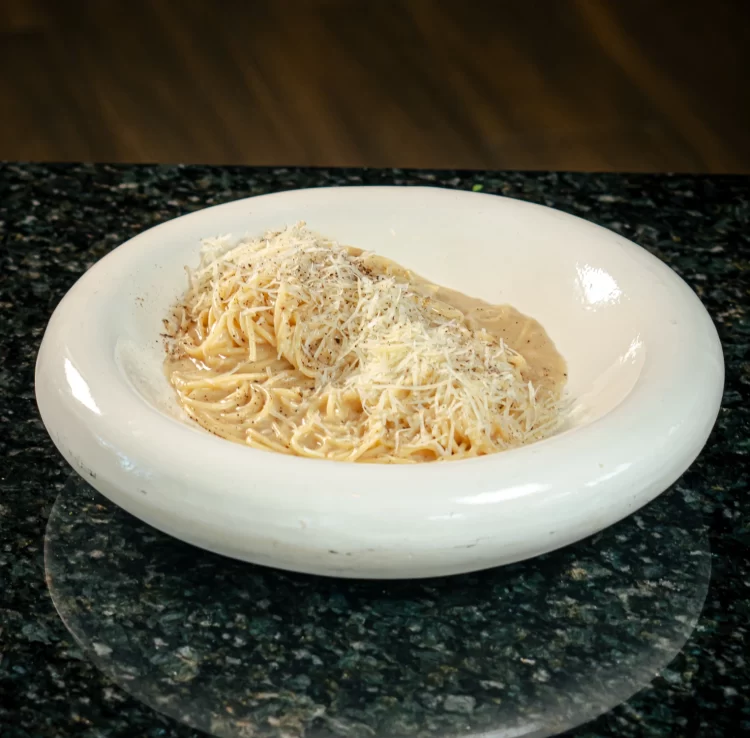 Espaguetti Cacio e Peppe