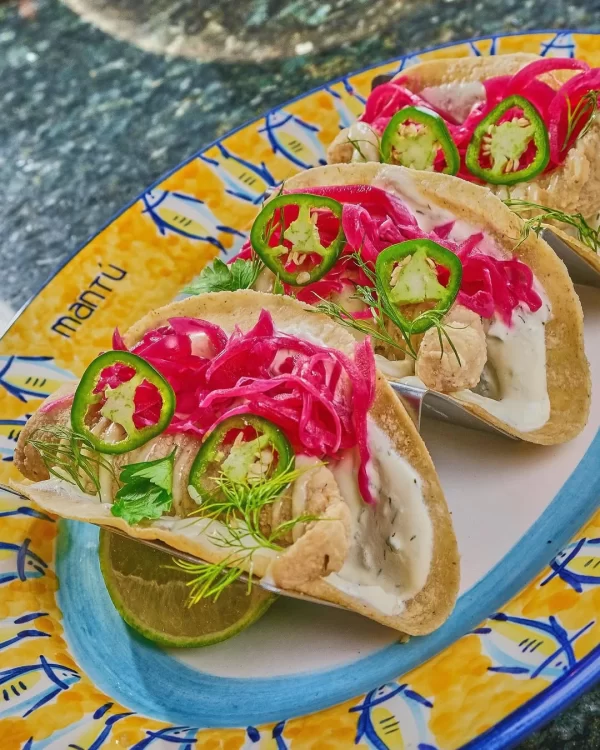 Tacos de Pescado al Estilo Mediterrano