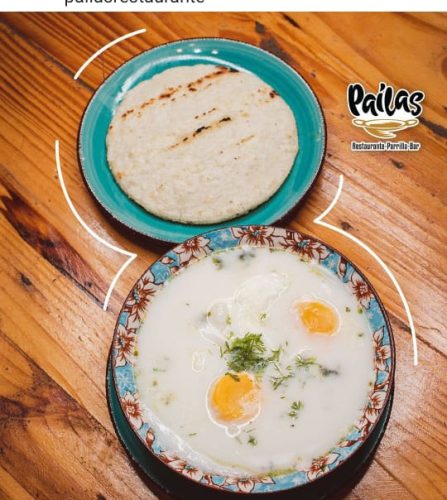 Caldo Changua con Arepa Tela