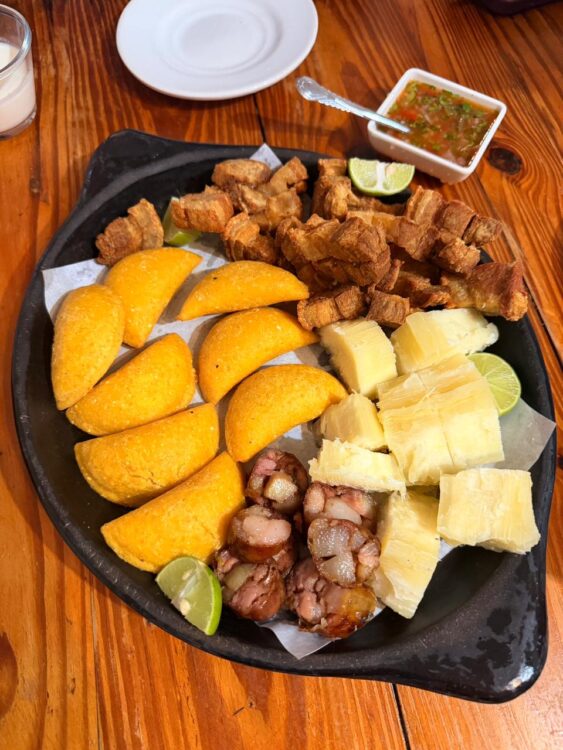 Picada Antioqueña Pailas