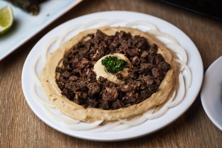 Crema de Garbanzo Especial con Tahine y Carne