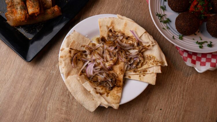 Pan Árabe con Cebolla y Za'atar