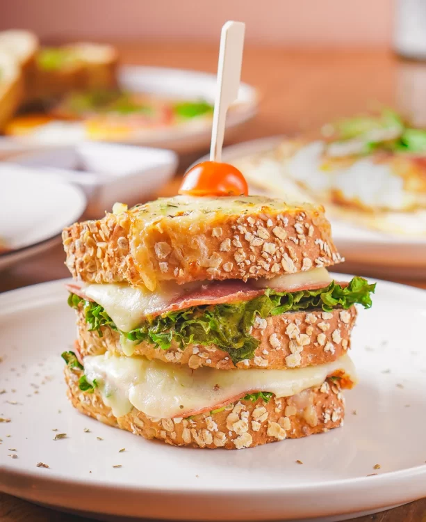 Sandwinches Triple Integral