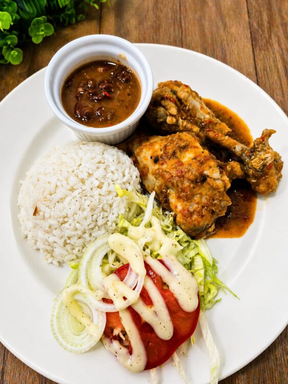 Ejecutivo Pollo Guisado