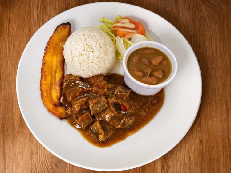 Ejecutivo Carne Goulash