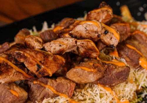 Chuzo desgranado de Pollo con Chicharrón