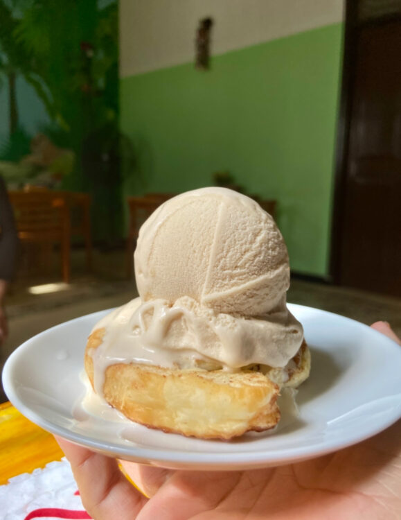 SWEETS & CREAMY