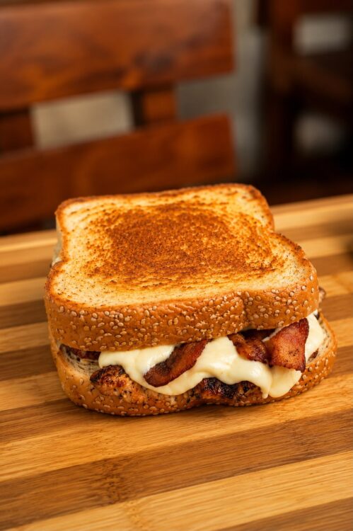Sando Pollo Tocineta
